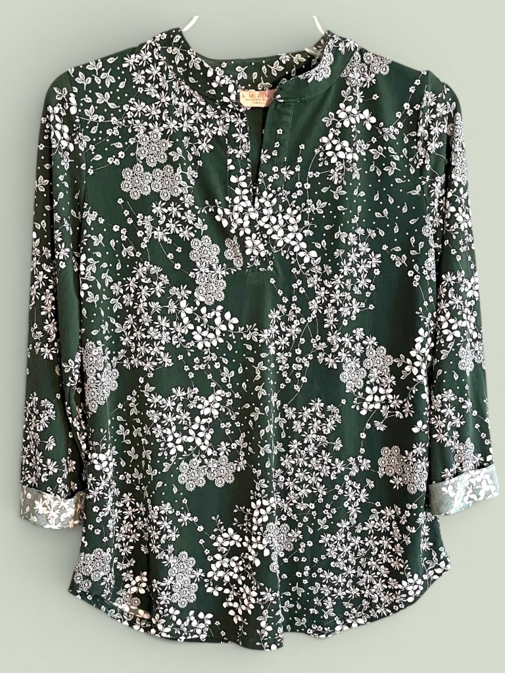 Amana Forest Green Floral Design V-Neck Blouse Size Small